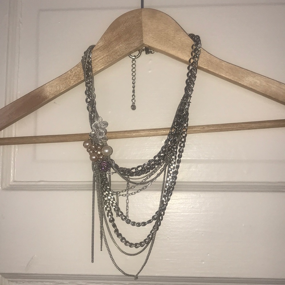 Beautiful messy/classy necklace!